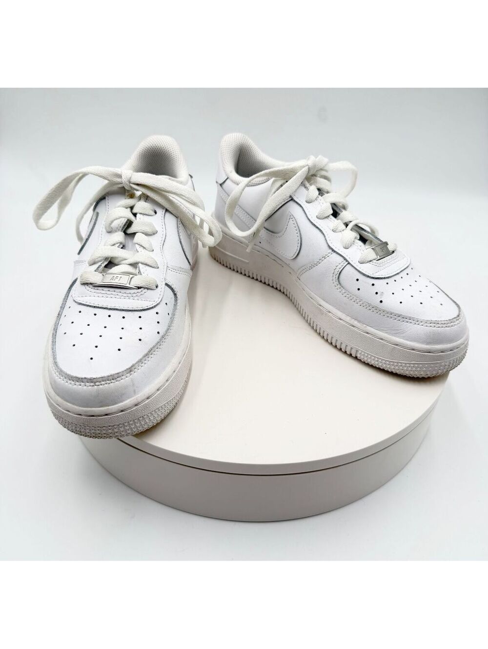 Nike Air Force 1 Low All White Classic Leather Sneakers Youth Size 6Y Women 7.5